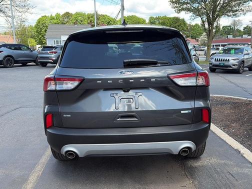Magnetic Metallic 2020 Ford Escape SE
