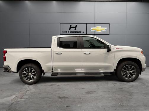 Summit White 2026 Chevrolet Silverado 1500 LT