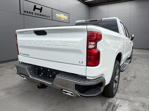 Summit White 2026 Chevrolet Silverado 1500 LT