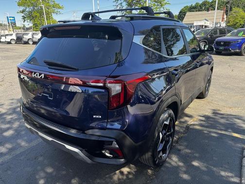 Dark Ocean Blue 2024 Kia Seltos EX