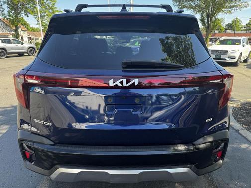 Dark Ocean Blue 2024 Kia Seltos EX