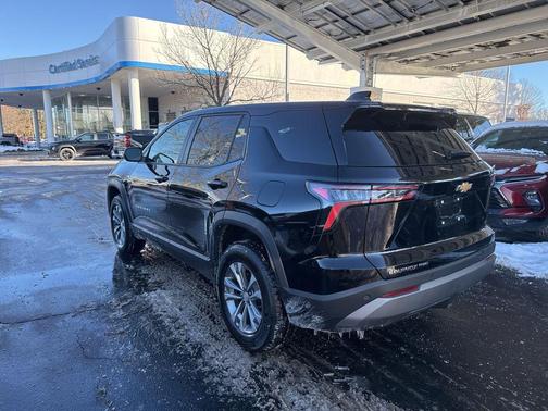 Mosaic Black Metallic 2026 Chevrolet Equinox 1LT
