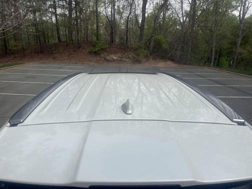 White 2015 Toyota Highlander XLE