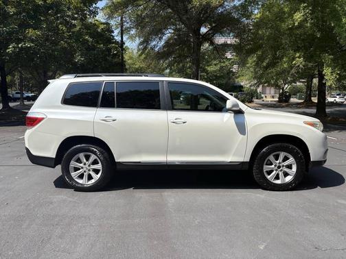 2011 Toyota Highlander SE