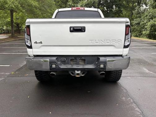 White 2014 Toyota Tundra SR5