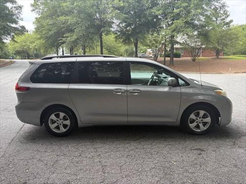 2013 Toyota Sienna LE