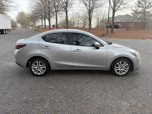 2017 Toyota Yaris iA Base