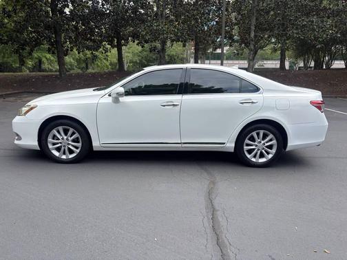 White 2010 Lexus ES 350 Base
