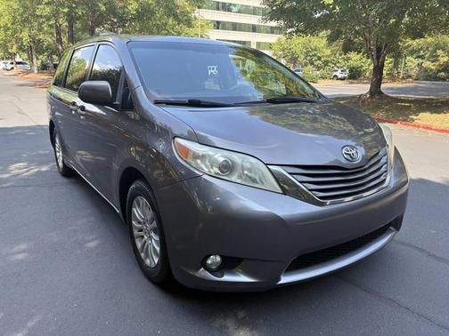 2014 Toyota Sienna XLE