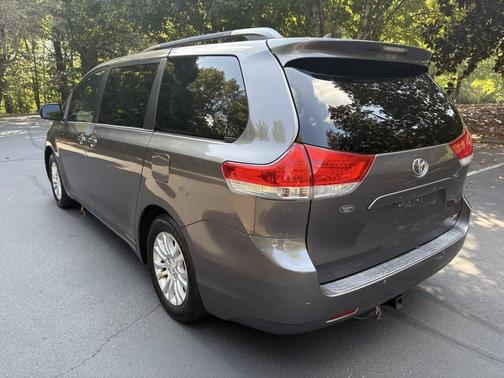 2014 Toyota Sienna XLE