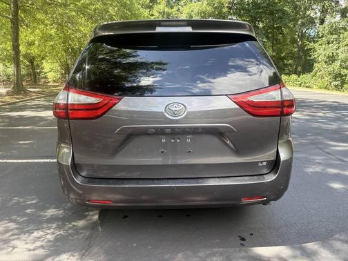 Pewter 2017 Toyota Sienna LE
