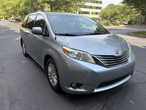 2014 Toyota Sienna XLE