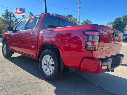 2023 Nissan Frontier SV