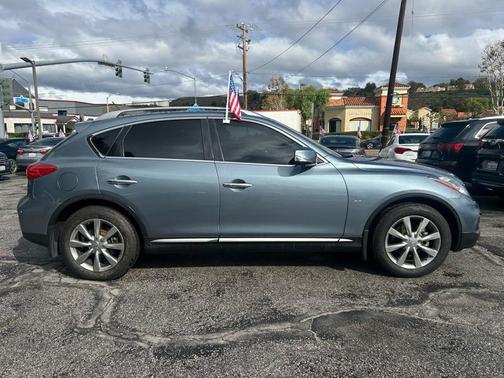 2016 INFINITI QX50 Base