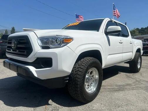 Super White 2018 Toyota Tacoma SR5