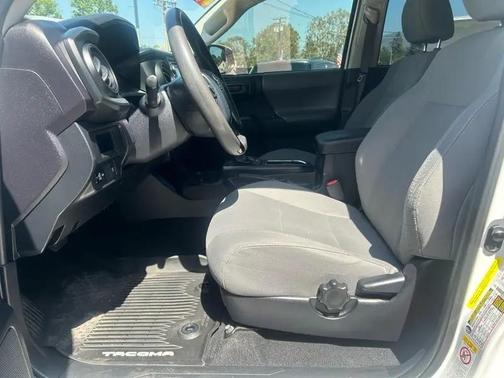 Super White 2018 Toyota Tacoma SR5
