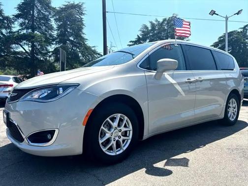 2020 Chrysler Pacifica Touring