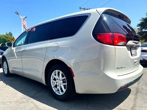 2020 Chrysler Pacifica Touring
