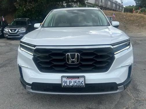 Platinum White Pearl 2024 Honda Pilot EX-L 7 Passenger