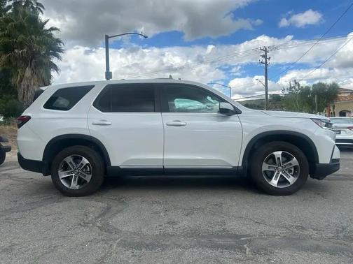 Platinum White Pearl 2024 Honda Pilot EX-L 7 Passenger