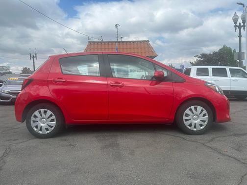 2016 Toyota Yaris LE
