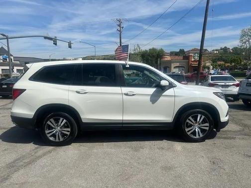 White Diamond Pearl 2017 Honda Pilot EX-L
