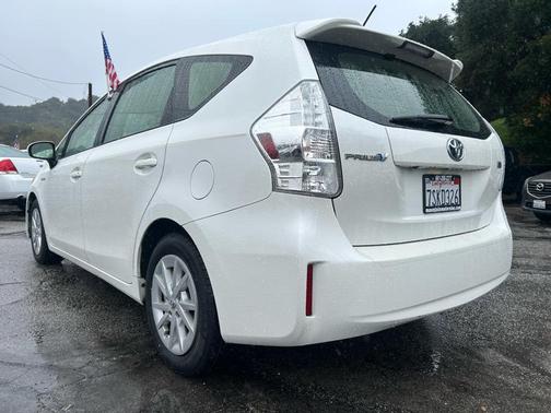 2013 Toyota Prius v Three