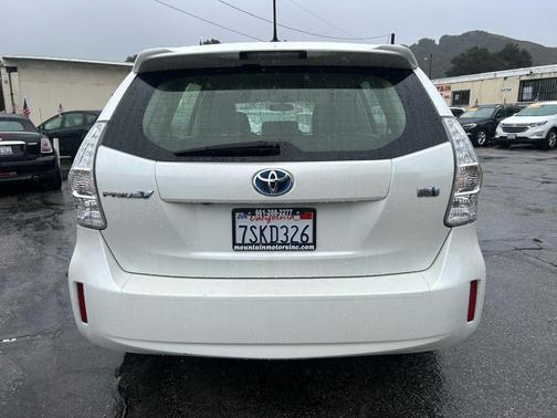2013 Toyota Prius v Three