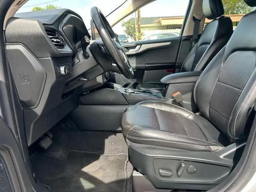 Ingot Silver Metallic 2020 Ford Escape SEL