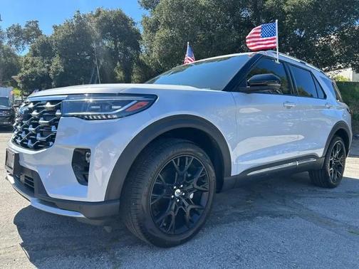 2025 Ford Explorer Platinum