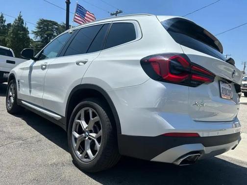 Mineral White Metallic 2022 BMW X3 sDrive30i