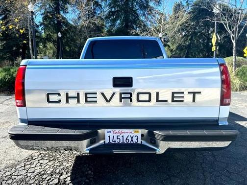 1989 Chevrolet 1500 Reg. Cab 6.5-ft. bed 2WD