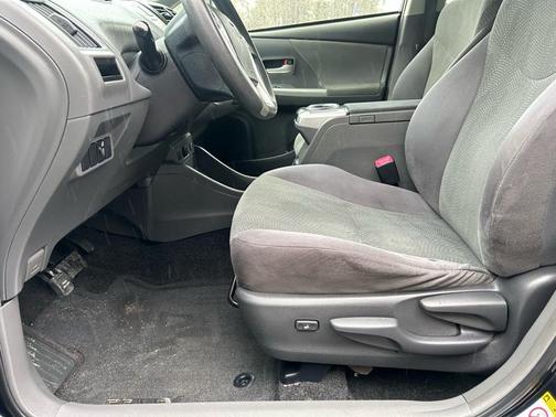 2014 Toyota Prius v Three