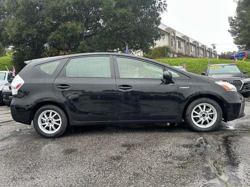 2014 Toyota Prius v Three