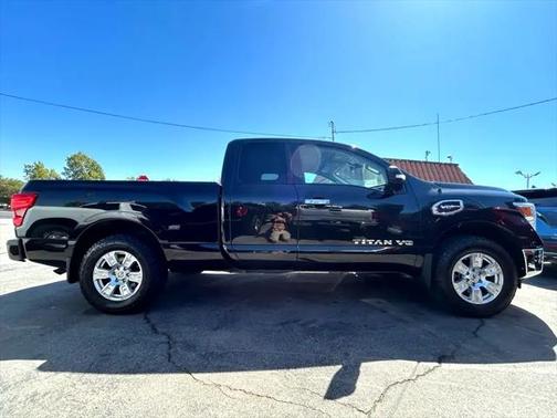 2017 Nissan Titan SV