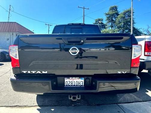 2017 Nissan Titan SV