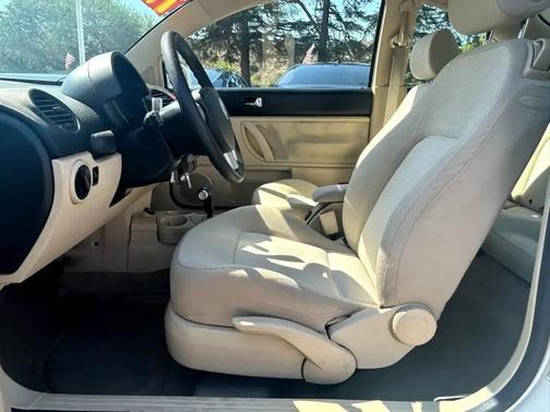 2004 Volkswagen New Beetle GLS 2.0L