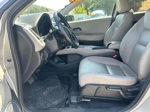 Alabaster Silver Metallic 2016 Honda HR-V EX-L w/Navigation