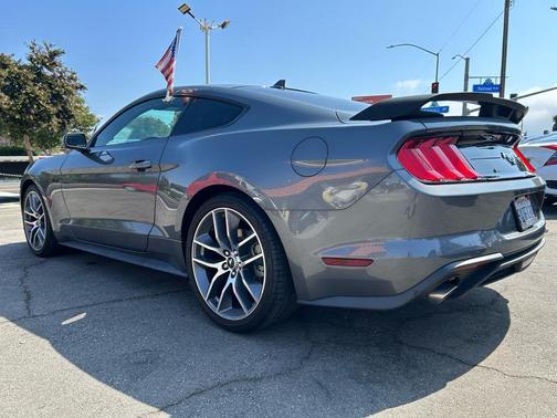 2021 Ford Mustang EcoBoost