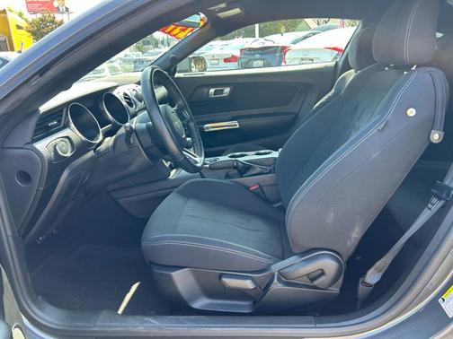 2021 Ford Mustang EcoBoost