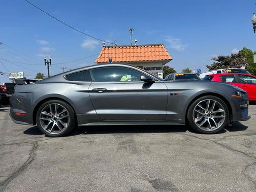 2021 Ford Mustang EcoBoost