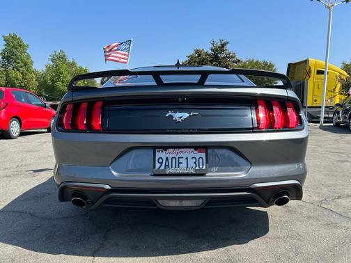 2021 Ford Mustang EcoBoost
