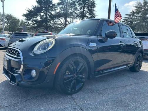 Midnight Black Metallic 2018 MINI Hardtop Cooper S