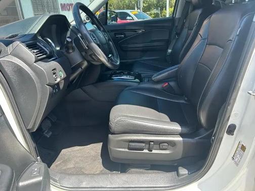 White Diamond Pearl 2017 Honda Pilot Elite