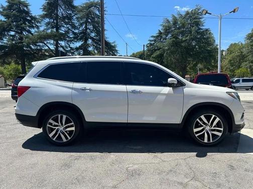 White Diamond Pearl 2017 Honda Pilot Elite