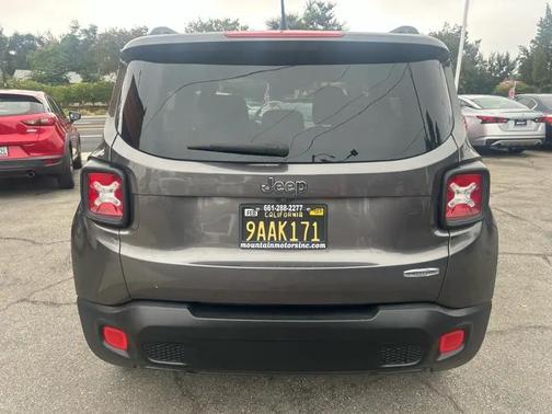 Granite Crystal Metallic Clearcoat 2017 Jeep Renegade Latitude