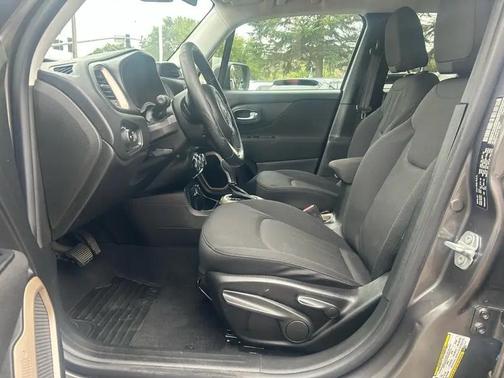 Granite Crystal Metallic Clearcoat 2017 Jeep Renegade Latitude