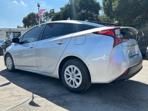 2019 Toyota Prius L