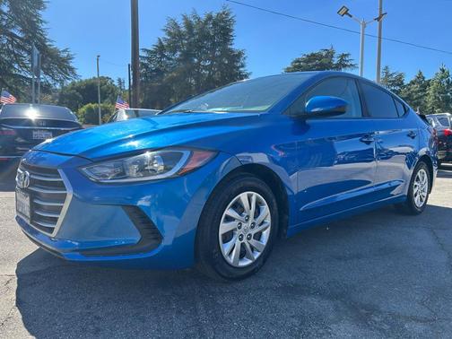 2018 Hyundai ELANTRA SE