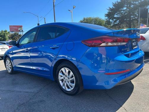 2018 Hyundai ELANTRA SE